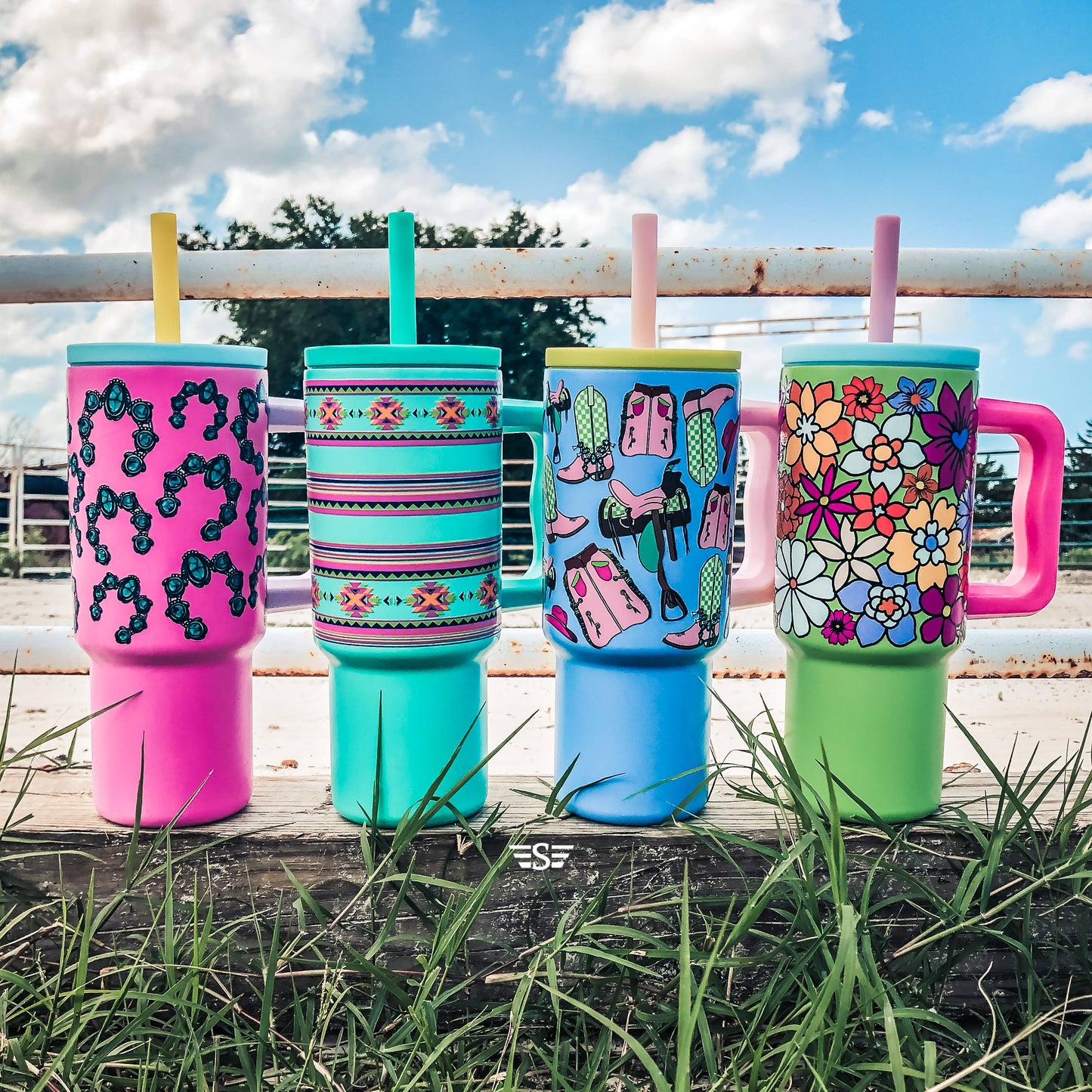 Printed 24oz Cup: Grey Hunting