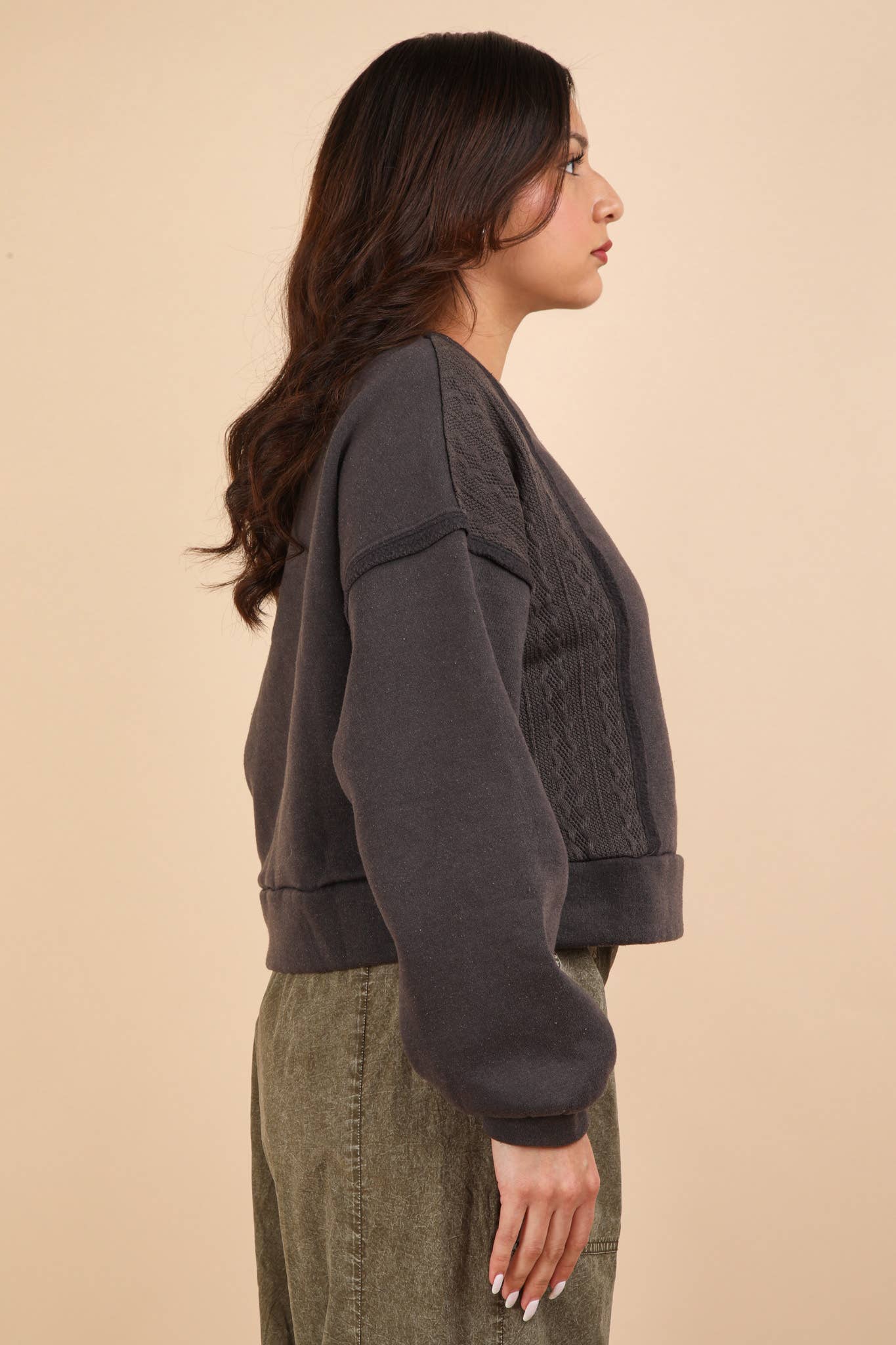 VT15193-Cable Contrast Detail Oversized Knit Crop Top: CHARCOAL / S-M-L/2-2-2