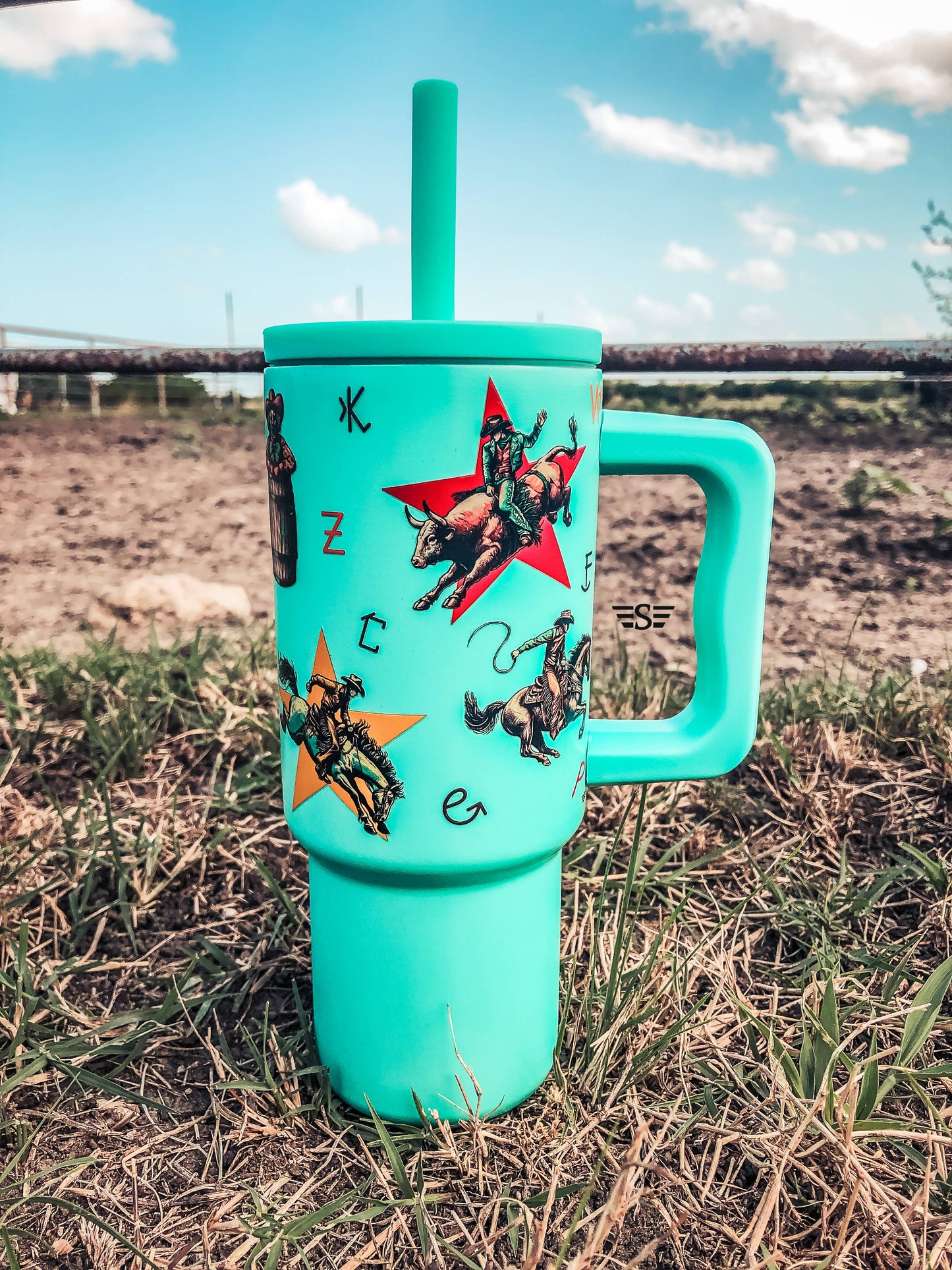 Printed 24oz Cup: Grey Hunting