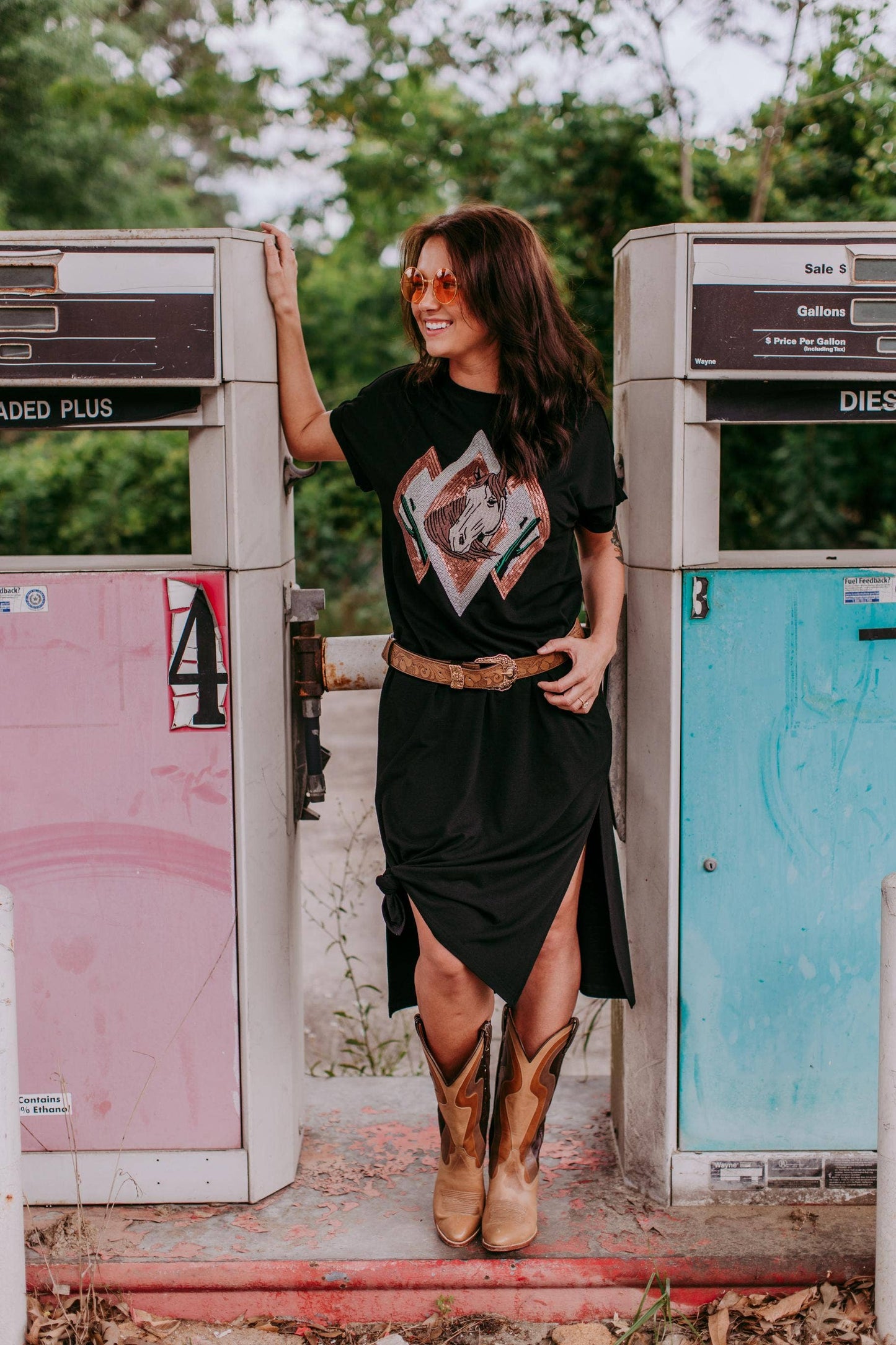 MK430 Desperado Sequin Embroidered Tee Dress: 1XL / Black