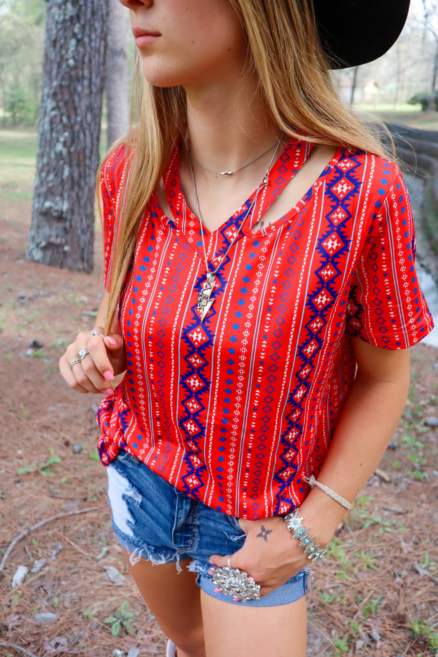 MK073 Missing Piece Cutout V-Neck Tee - 7 Colors: L / Pink
