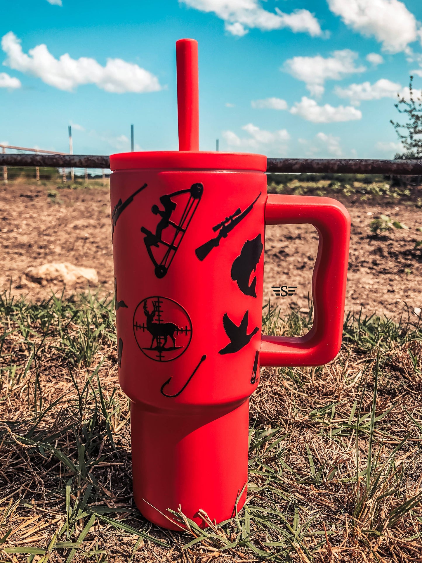 Printed 24oz Cup: Grey Hunting