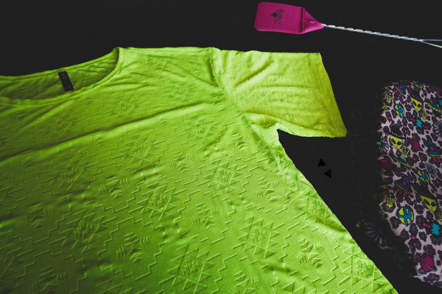CHILLVILLE TEE *HIGHLIGHTER: L/XL