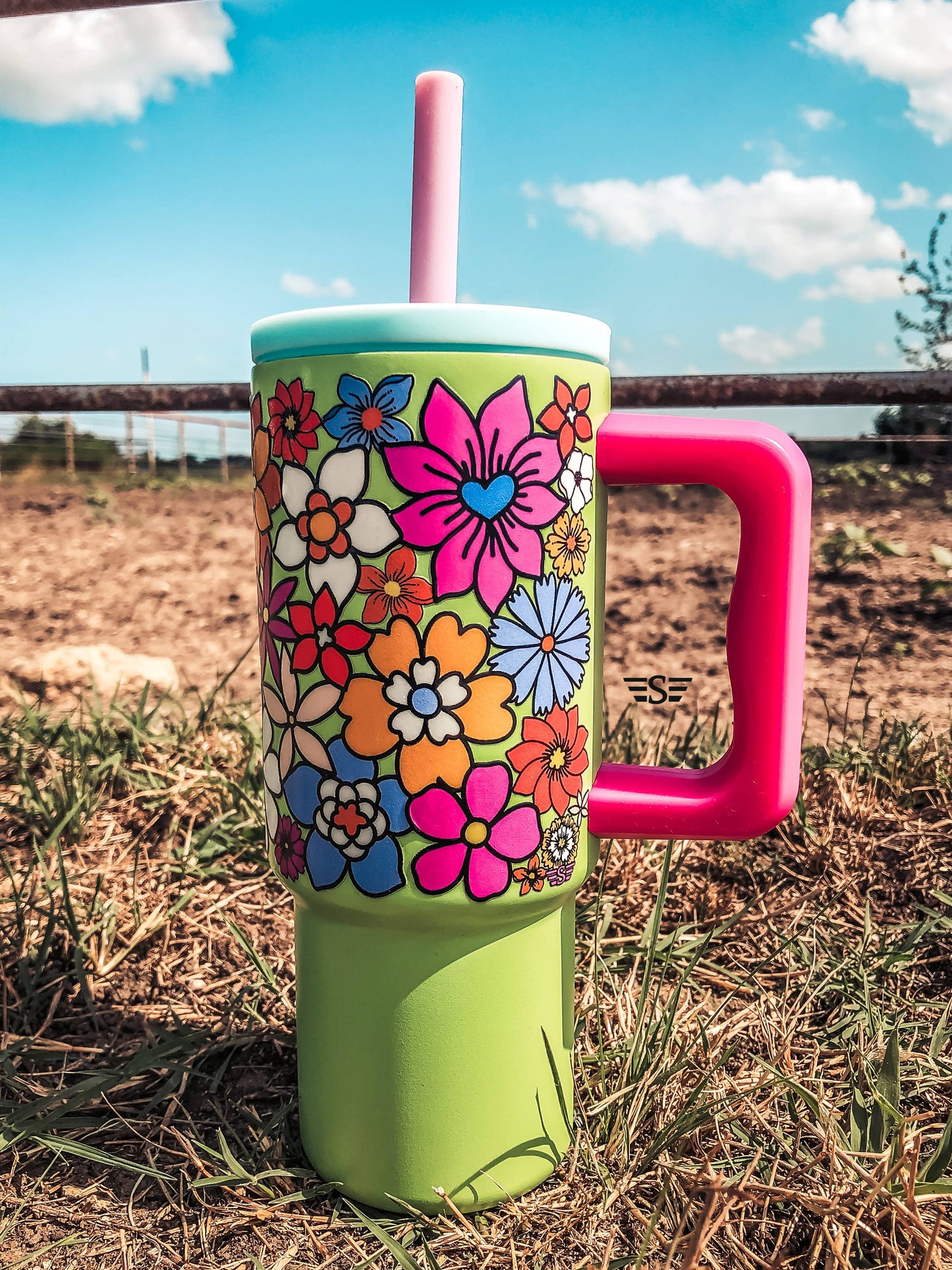 Printed 24oz Cup: Grey Hunting